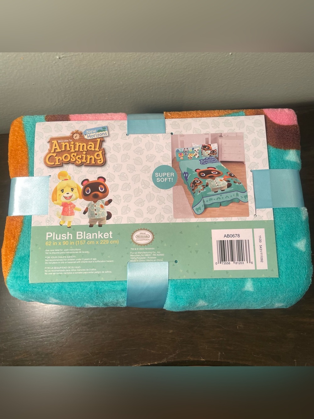 New Horizons Animal Crossing Plush Blanket 62" x 90" NEW Nintendo Kids Throw